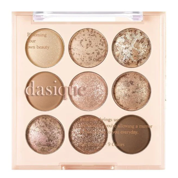 Палітра тіней Dasique Shadow Palette 21 Almond Vanilla 13 г - фото №1