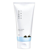 Мягкая пенка для умывания Round Lab 1025 Dokdo Cleanser 150 мл - фото №1