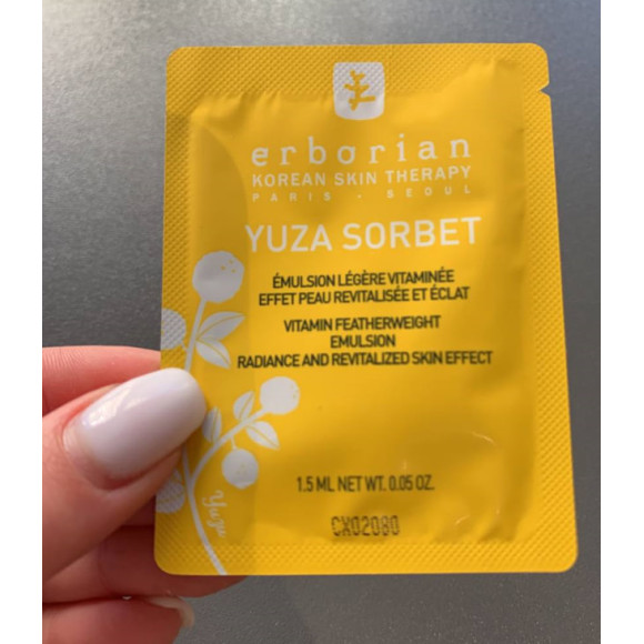 Зволожуюча захисна денна емульсія Erborian Yuza Sorbet 1,5 мл - фото №1